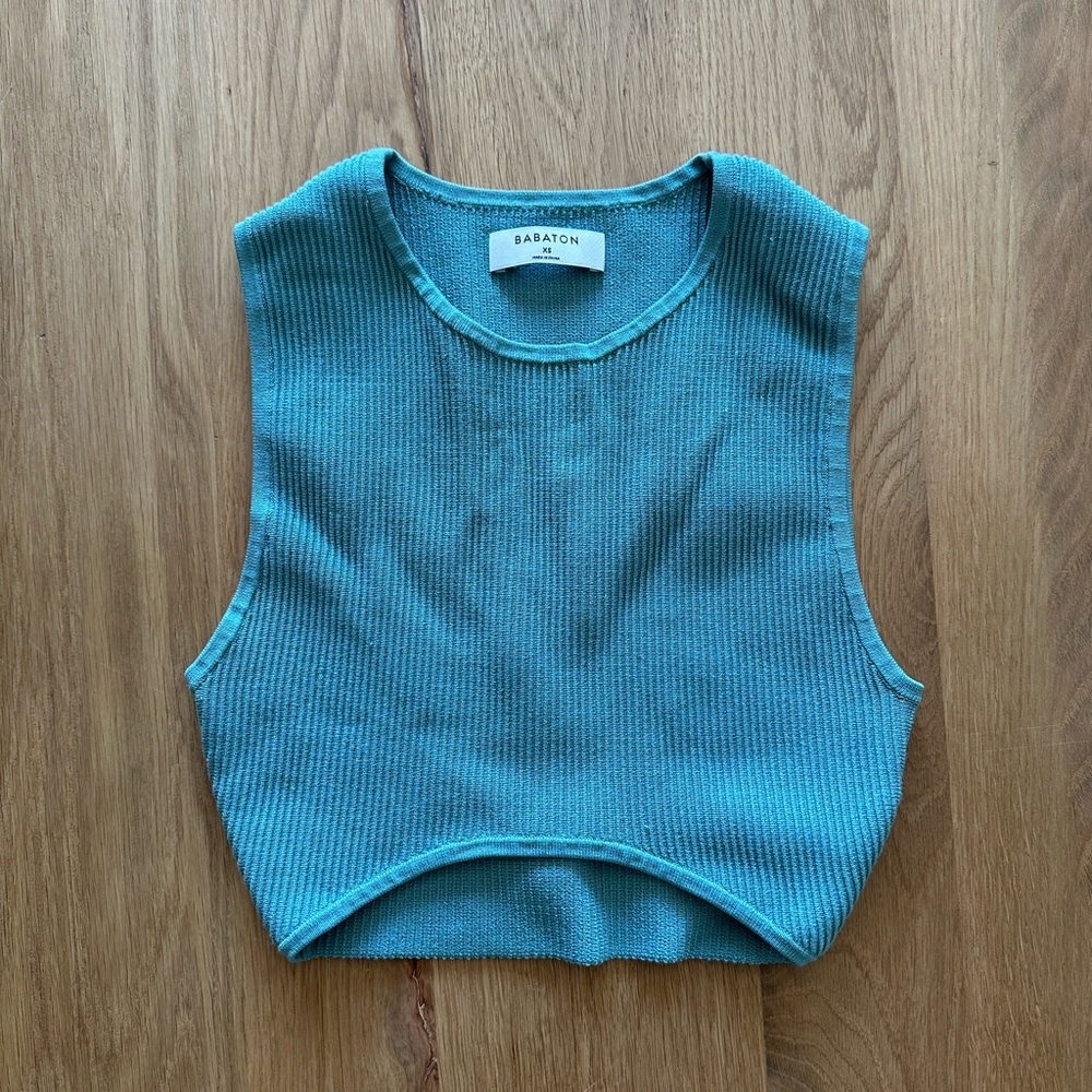 Aritzia Babaton Teal Crop Top